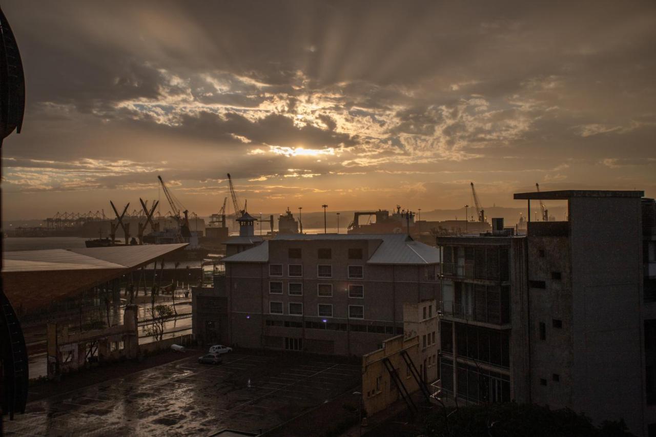 Stay At The Point - Legendary Large Lookouts Durban Exterior photo